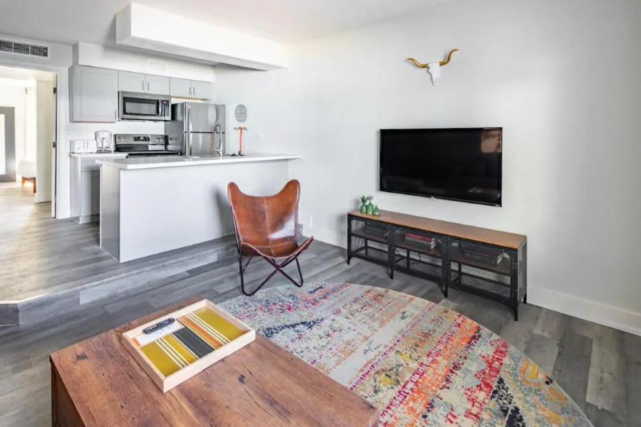 Gorgeous Cozysuites In Camelback With Pool Parking Phoenix Ngoại thất bức ảnh