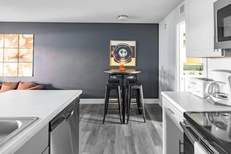 Gorgeous Cozysuites In Camelback With Pool Parking Phoenix Ngoại thất bức ảnh